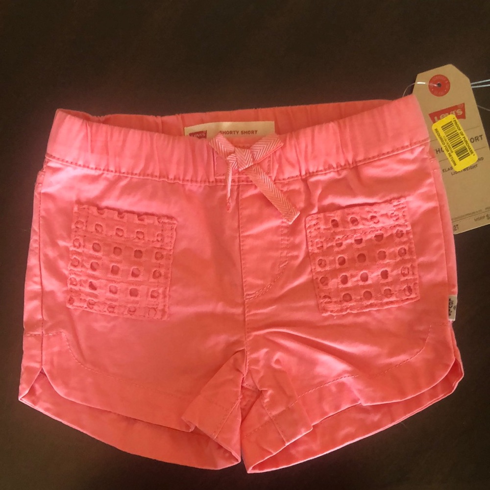 NWT! So cute! Toddler Girls, Coral Levi’s Shorts! Size 2T!
